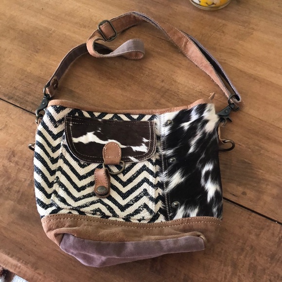 Myra Bag - Picture 2 of 11